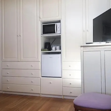 Lovely Independent Mini-Apartment In Central Rome-2